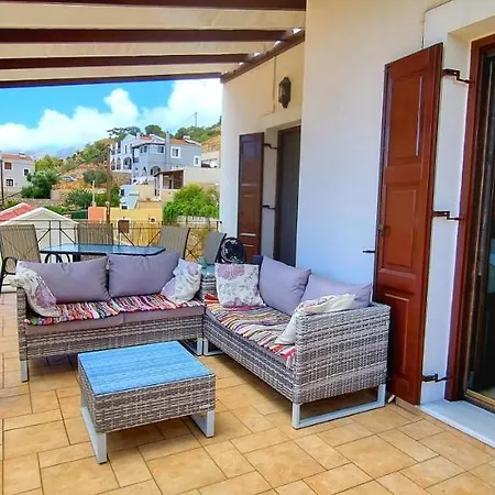 بيت للعطل Stone House, *