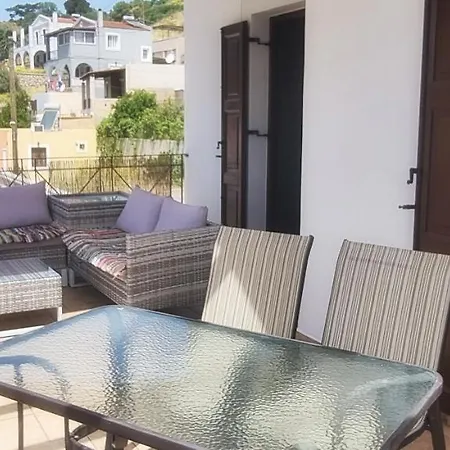 بيت للعطل Stone House, *